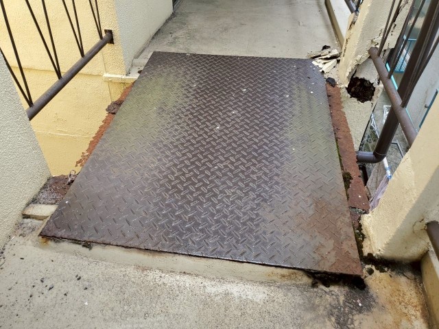 渡り廊下　補修前